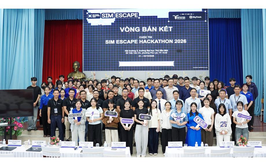 Sinh viên 11 trường đại học tranh tài tại Vòng bán kết SkyTrack Hackathon 2026